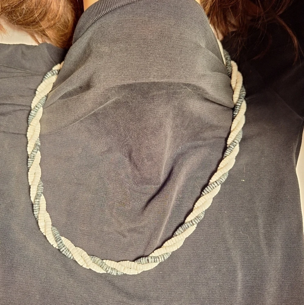 Vintage Puka Shell Twisted Spiral Necklace 24 Inches Long Charcoal Gray WHITE